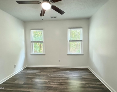 401 Holly Berry Lane - Photo Thumbnail 25