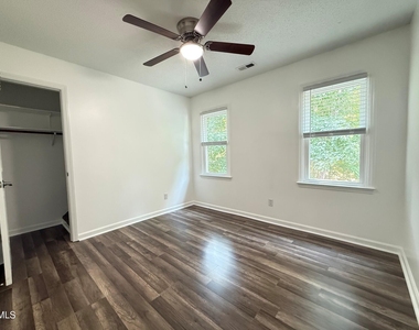 401 Holly Berry Lane - Photo Thumbnail 24