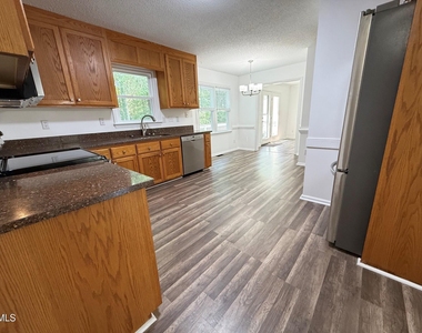 401 Holly Berry Lane - Photo Thumbnail 9