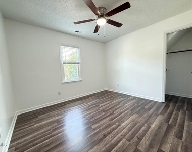401 Holly Berry Lane - Photo Thumbnail 19