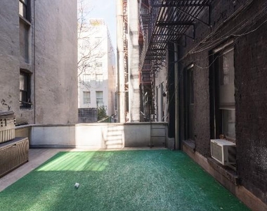 Avenue B - Photo Thumbnail 4