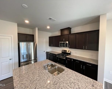 5010 Tura Street - Photo Thumbnail 5