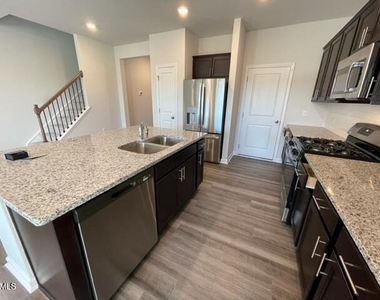 5010 Tura Street - Photo Thumbnail 4