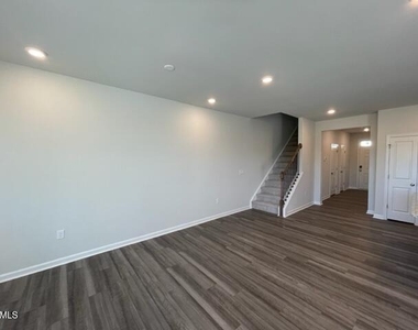 5010 Tura Street - Photo Thumbnail 2
