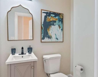 919 Stiles Street - Photo Thumbnail 12