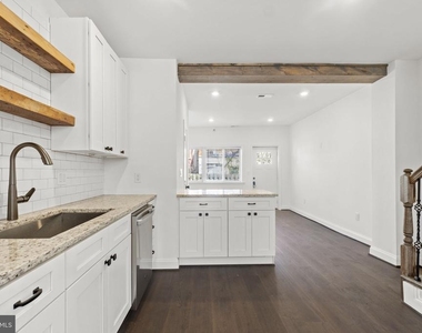 1008 Boyd Street - Photo Thumbnail 7