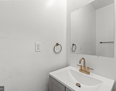 1008 Boyd Street - Photo Thumbnail 11