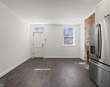 1008 Boyd Street - Photo Thumbnail 4