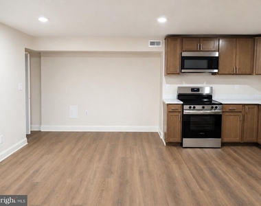 923 N Calvert Street - Photo Thumbnail 3