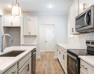 328 Green Pines Estates Drive - Photo Thumbnail 6