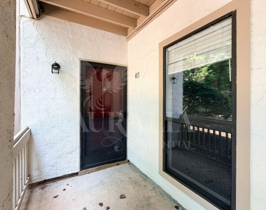 413 New Kent Place - Photo Thumbnail 2