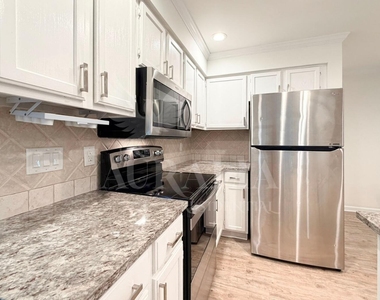 413 New Kent Place - Photo Thumbnail 8