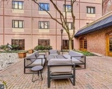 1000 Fell Street - Photo Thumbnail 11