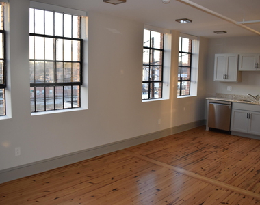 128 S Chatham Avenue - Photo Thumbnail 3