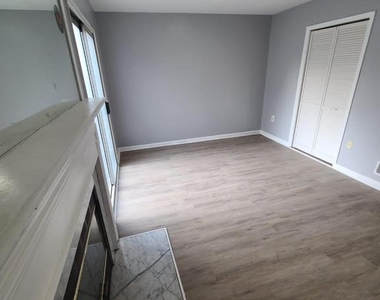 2130 Colonel Way - Photo Thumbnail 6
