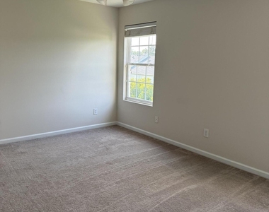 537 Writers Way - Photo Thumbnail 8