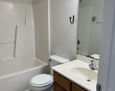 537 Writers Way - Photo Thumbnail 9