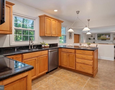 284 Sigma Drive - Photo Thumbnail 9