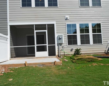1034 Craigmeade Drive - Photo Thumbnail 4