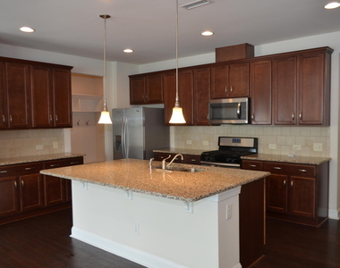 1034 Craigmeade Drive - Photo Thumbnail 12