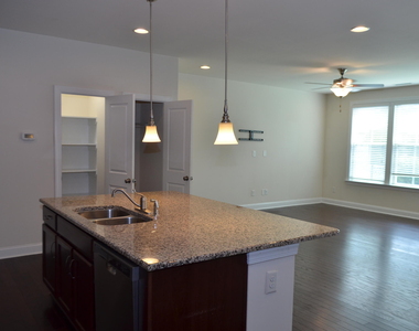 1034 Craigmeade Drive - Photo Thumbnail 17