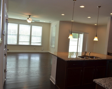 1034 Craigmeade Drive - Photo Thumbnail 10