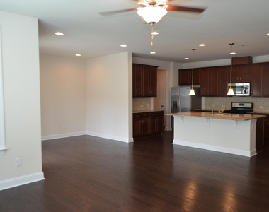 1034 Craigmeade Drive - Photo Thumbnail 13