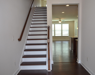 1034 Craigmeade Drive - Photo Thumbnail 9
