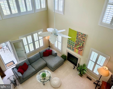 1 Ennis Lane - Photo Thumbnail 6