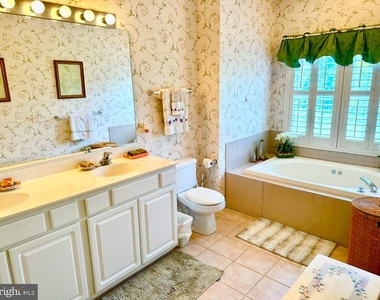 1 Ennis Lane - Photo Thumbnail 9