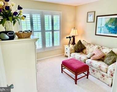 1 Ennis Lane - Photo Thumbnail 7