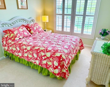1 Ennis Lane - Photo Thumbnail 8