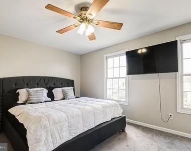 661 Corsica Avenue - Photo Thumbnail 10