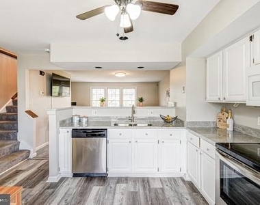 661 Corsica Avenue - Photo Thumbnail 4
