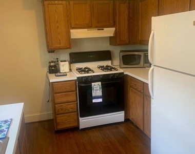817 N Jackson Street - Photo Thumbnail 4