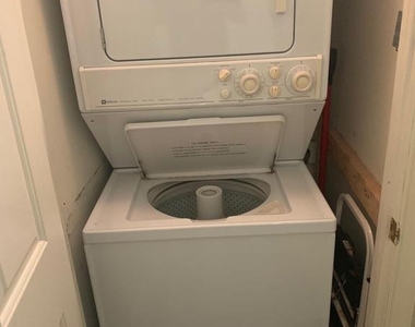817 N Jackson Street - Photo Thumbnail 10