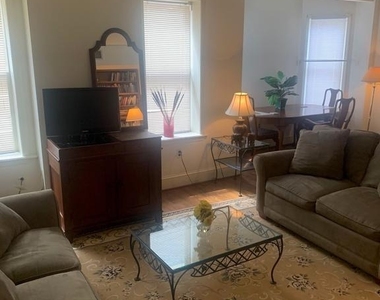 817 N Jackson Street - Photo Thumbnail 1