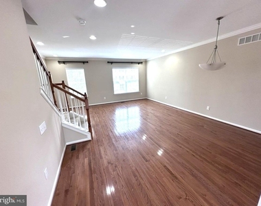 10 W Worthington Boulevard - Photo Thumbnail 3