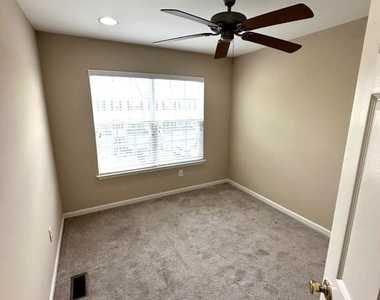 10 W Worthington Boulevard - Photo Thumbnail 10