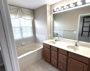 10 W Worthington Boulevard - Photo Thumbnail 7