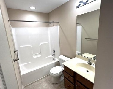 10 W Worthington Boulevard - Photo Thumbnail 9