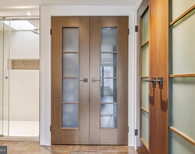 1080 Wisconsin Avenue Nw - Photo Thumbnail 19