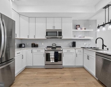 927 Kennedy Street Nw - Photo Thumbnail 11