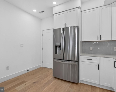 927 Kennedy Street Nw - Photo Thumbnail 13