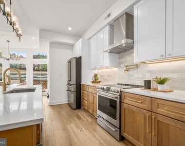 1614 Kilbourne Place Nw - Photo Thumbnail 3