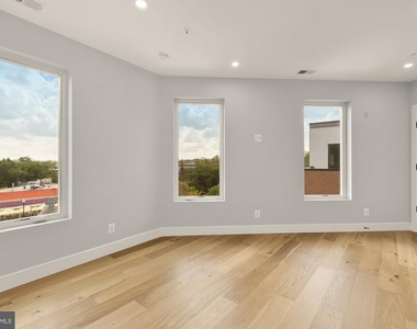 3215 Mount Pleasant Street Nw - Photo Thumbnail 8