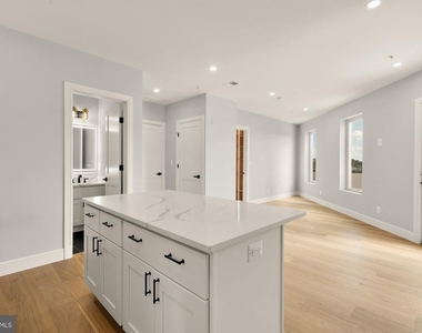 3215 Mount Pleasant Street Nw - Photo Thumbnail 6