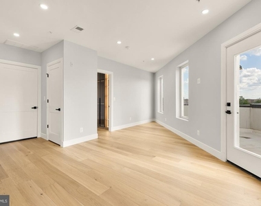 3215 Mount Pleasant Street Nw - Photo Thumbnail 10