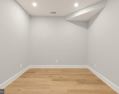 3215 Mount Pleasant Street Nw - Photo Thumbnail 13