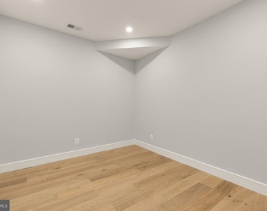 3215 Mount Pleasant Street Nw - Photo Thumbnail 12